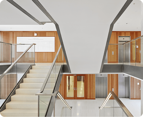 Stahltreppe mit Geländer